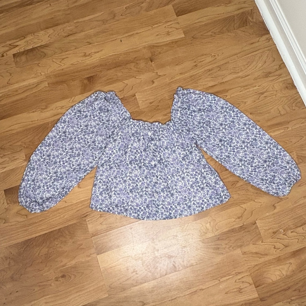American Eagle Cropped Lavender Floral Puff-Sleeve Top